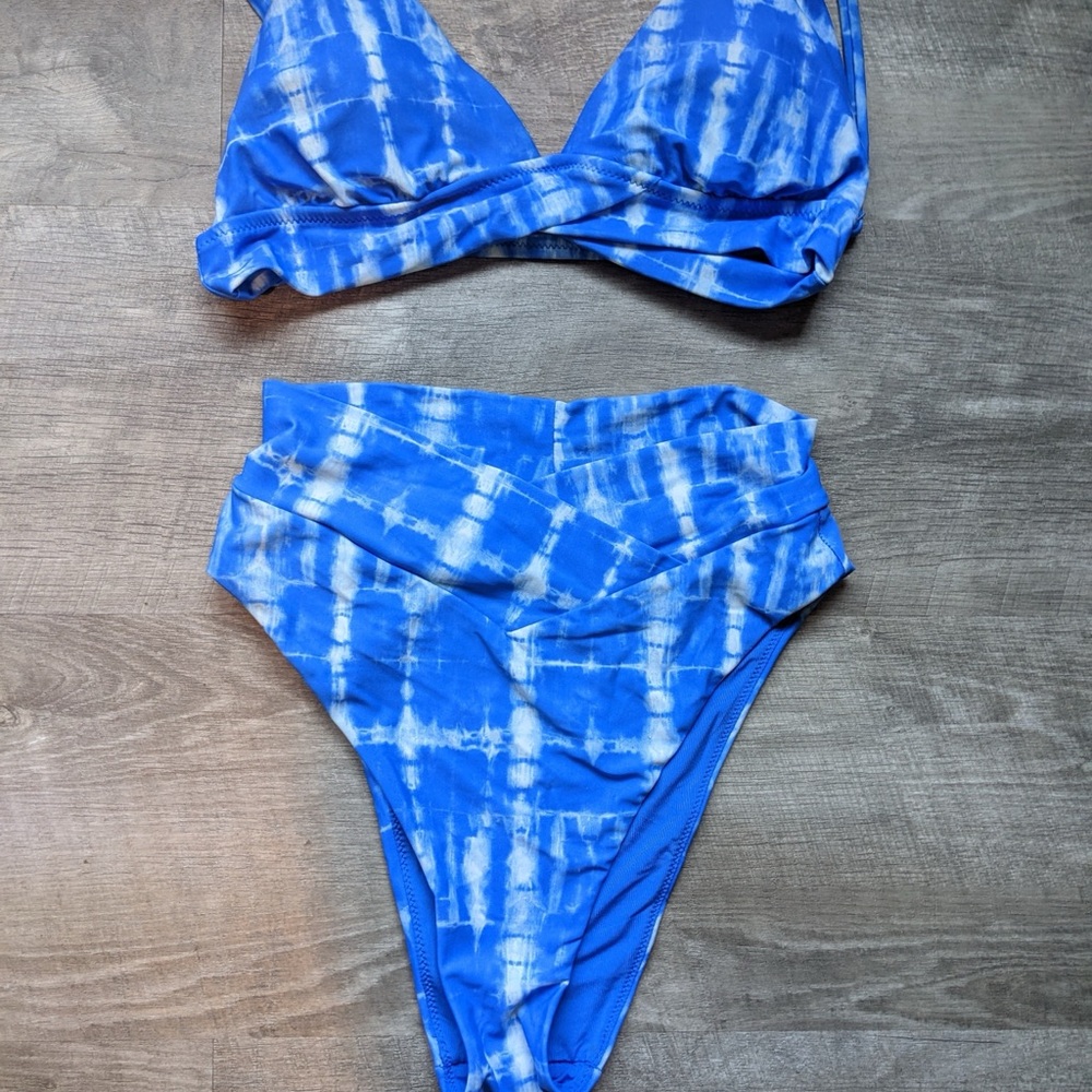 AERIE Blue Tie-Dye Bikini Set Top is Medium and Bottom is small!